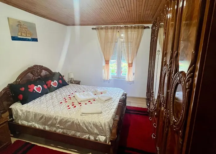 Flat In Leskovik